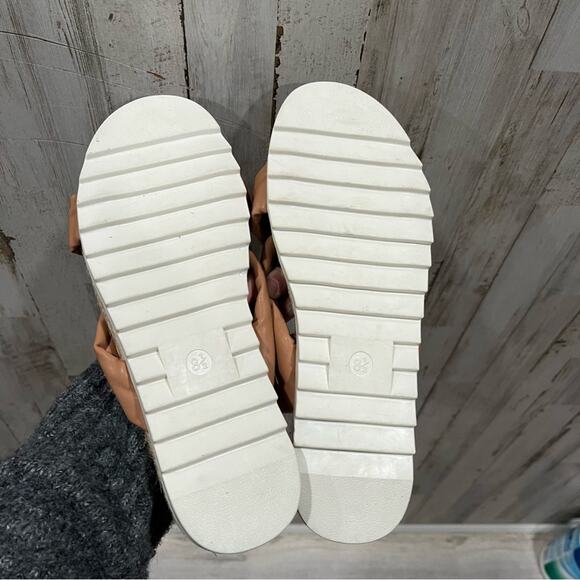 Universal Thread Dena Knotted Espadrille Sandals Tan - Picture 4 of 5